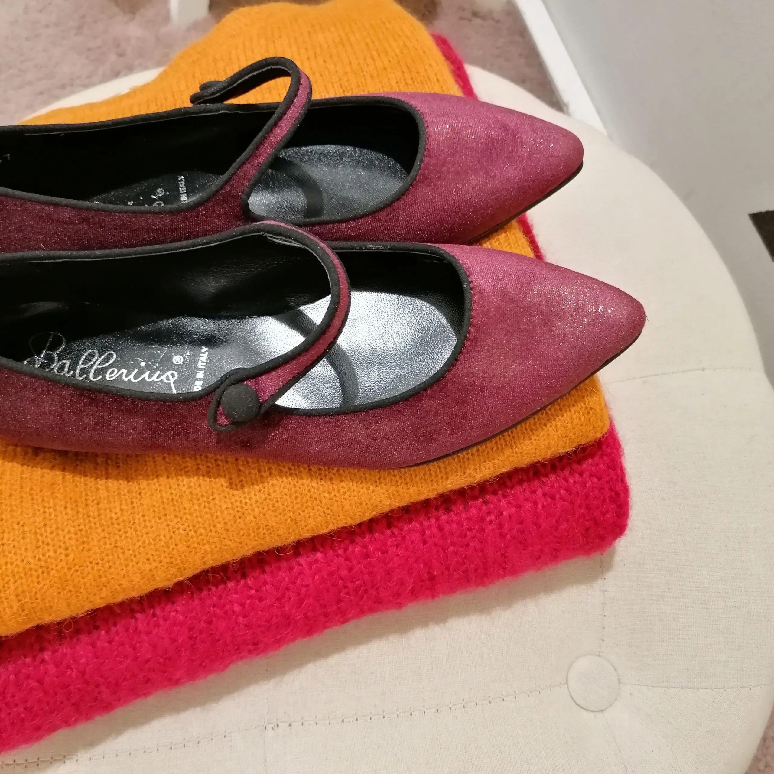 Ballerine Bordeaux in Velluto con Bottoncino e Tallone Glitter