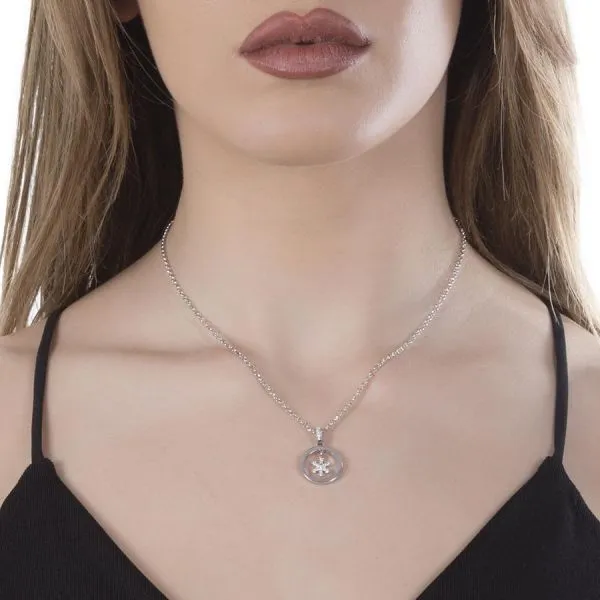 Collana con ciondolo in zirconi a forma di fiocco di neve    