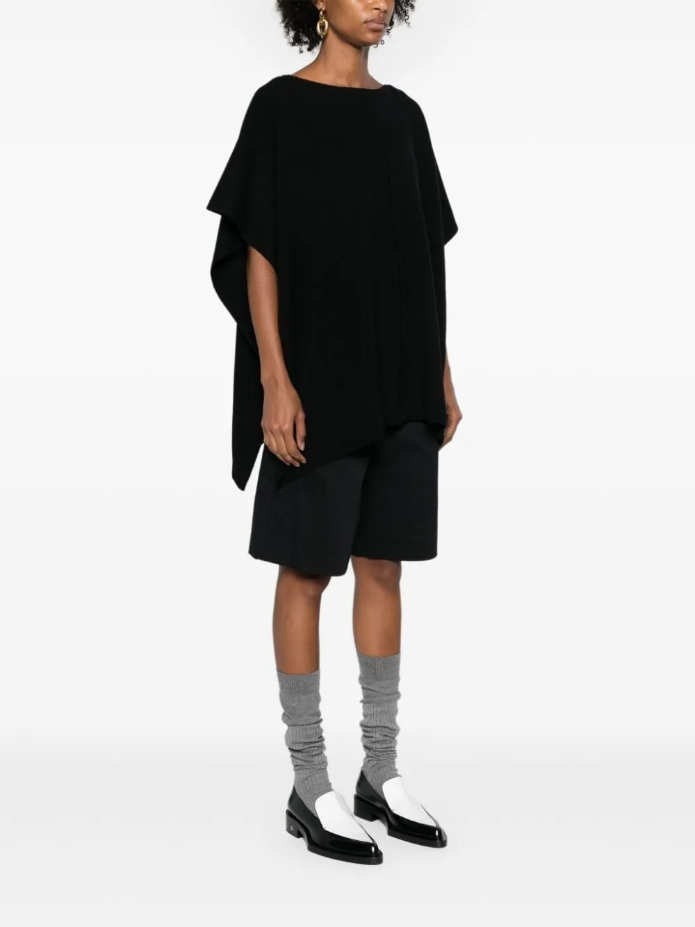 Fabiana Filippi-poncho in maglia pointelle
