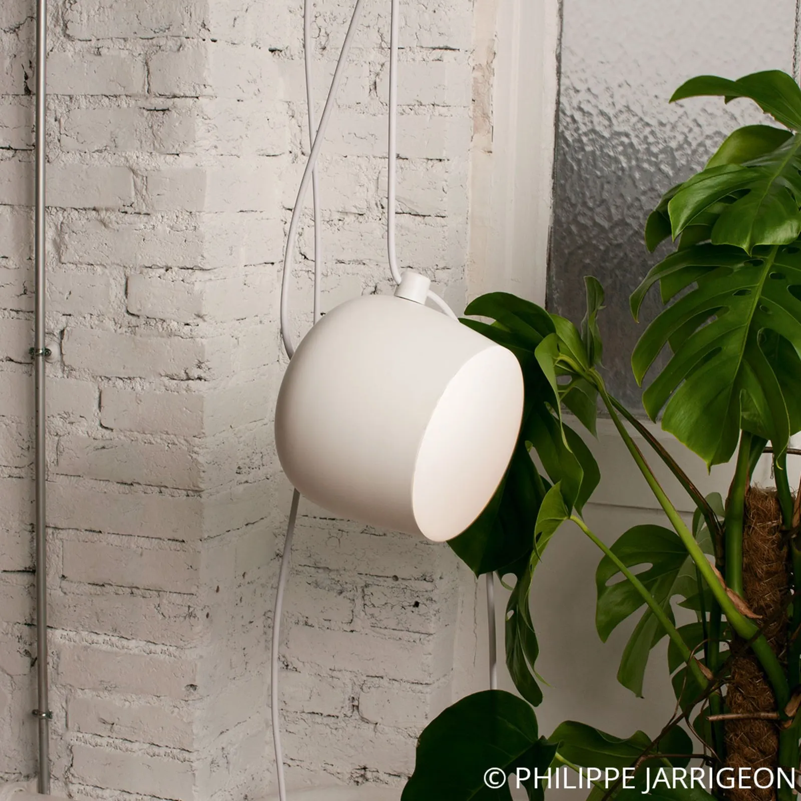 FLOS Aim Piccola lampada LED a sospensione, bianco