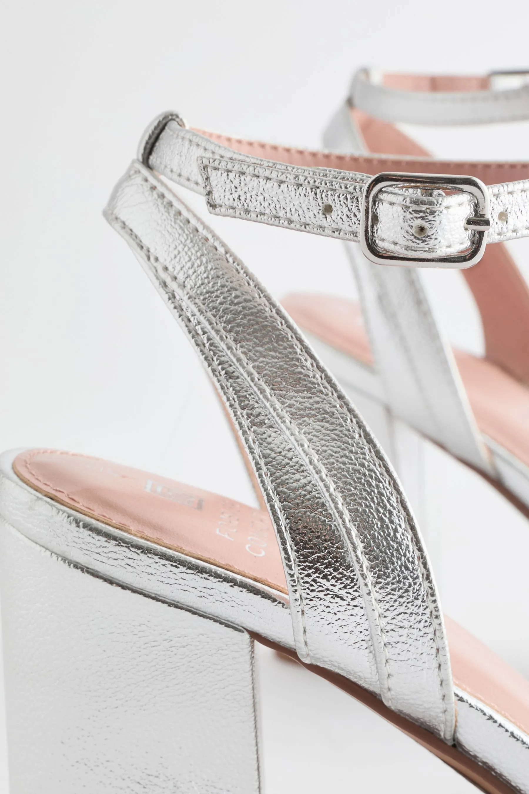 Forever Comfort® - Sandali con tacco largo