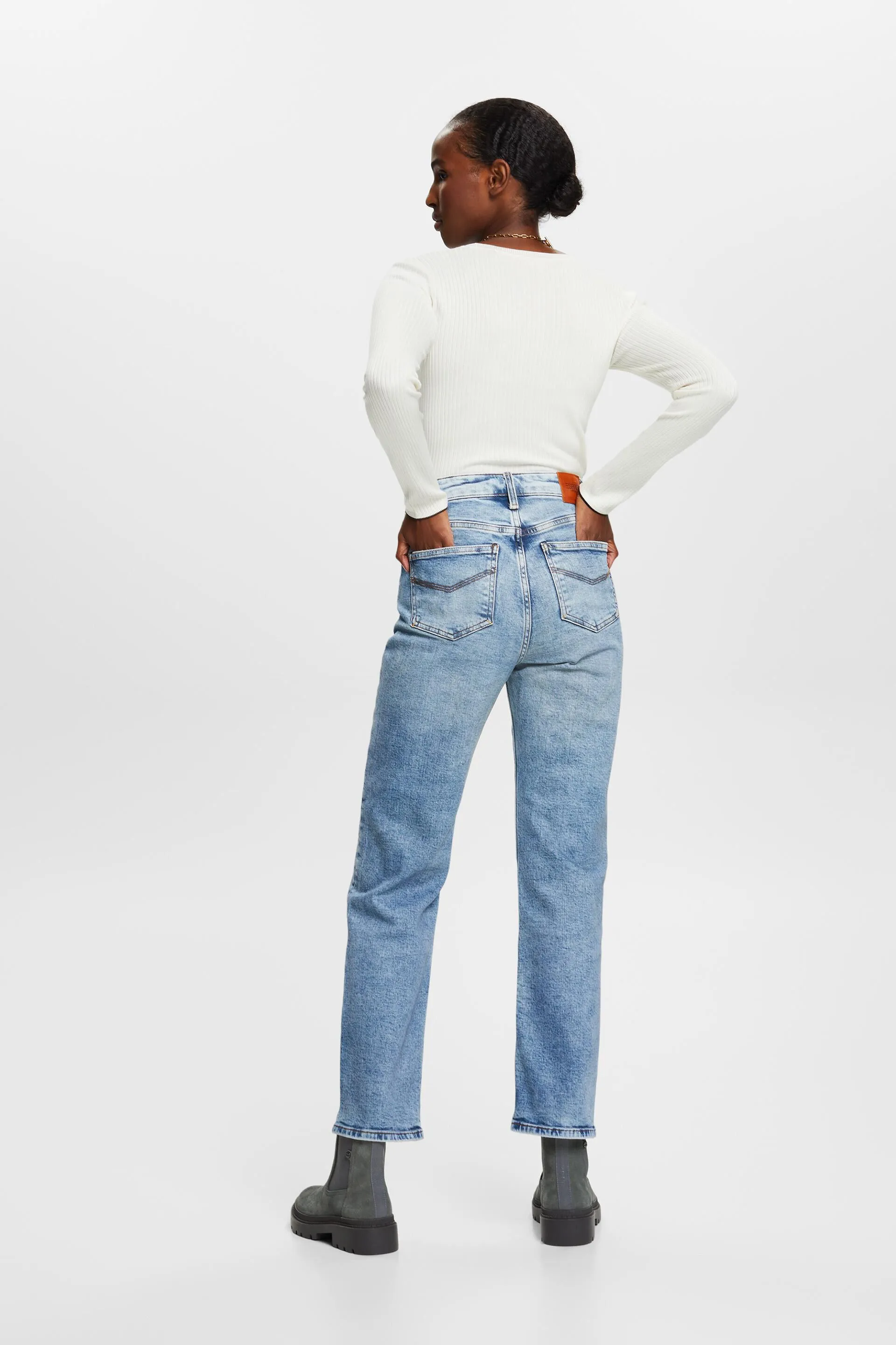 Jeans dritti retrò a vita alta