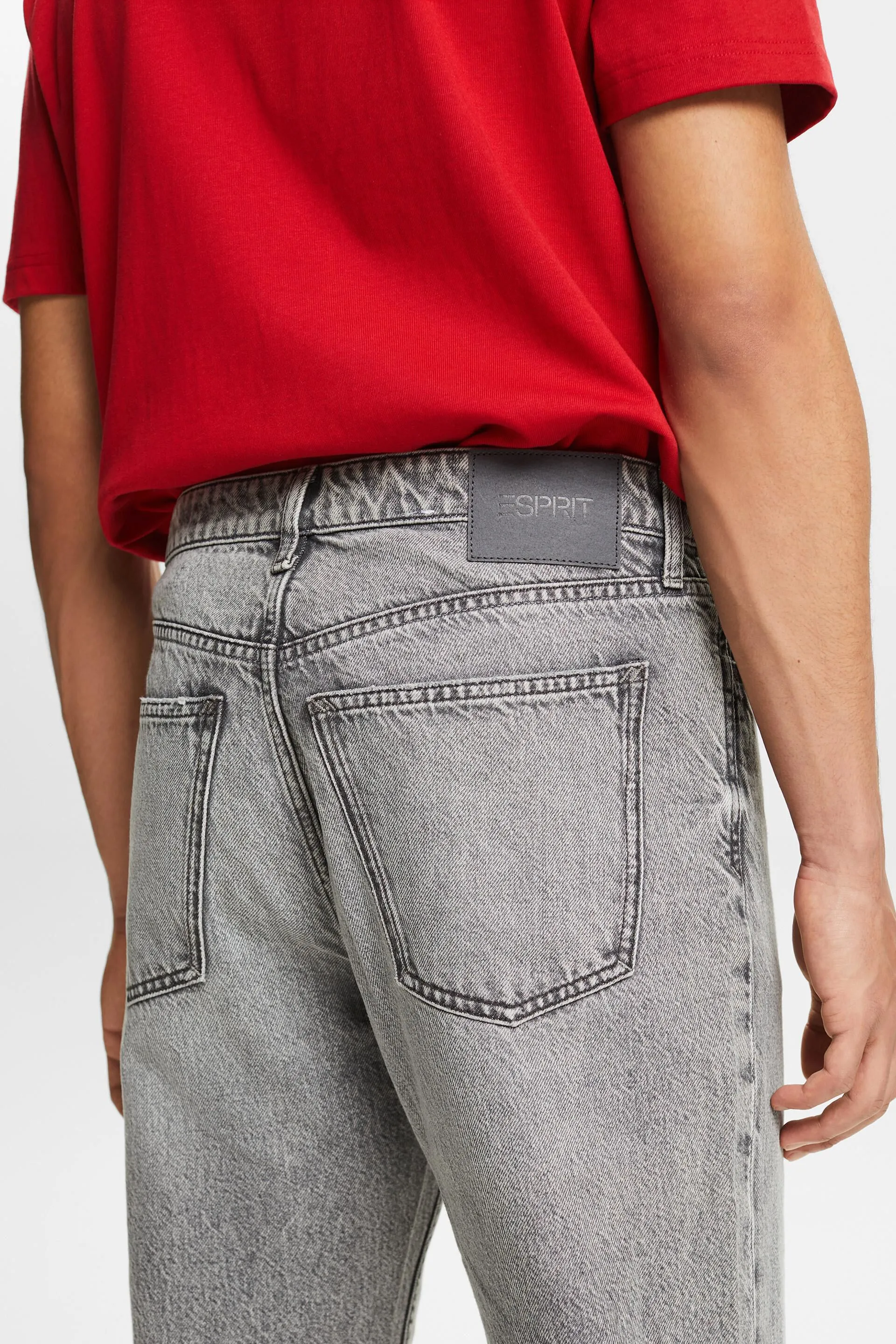 Jeans retrò a vita media e taglio relaxed