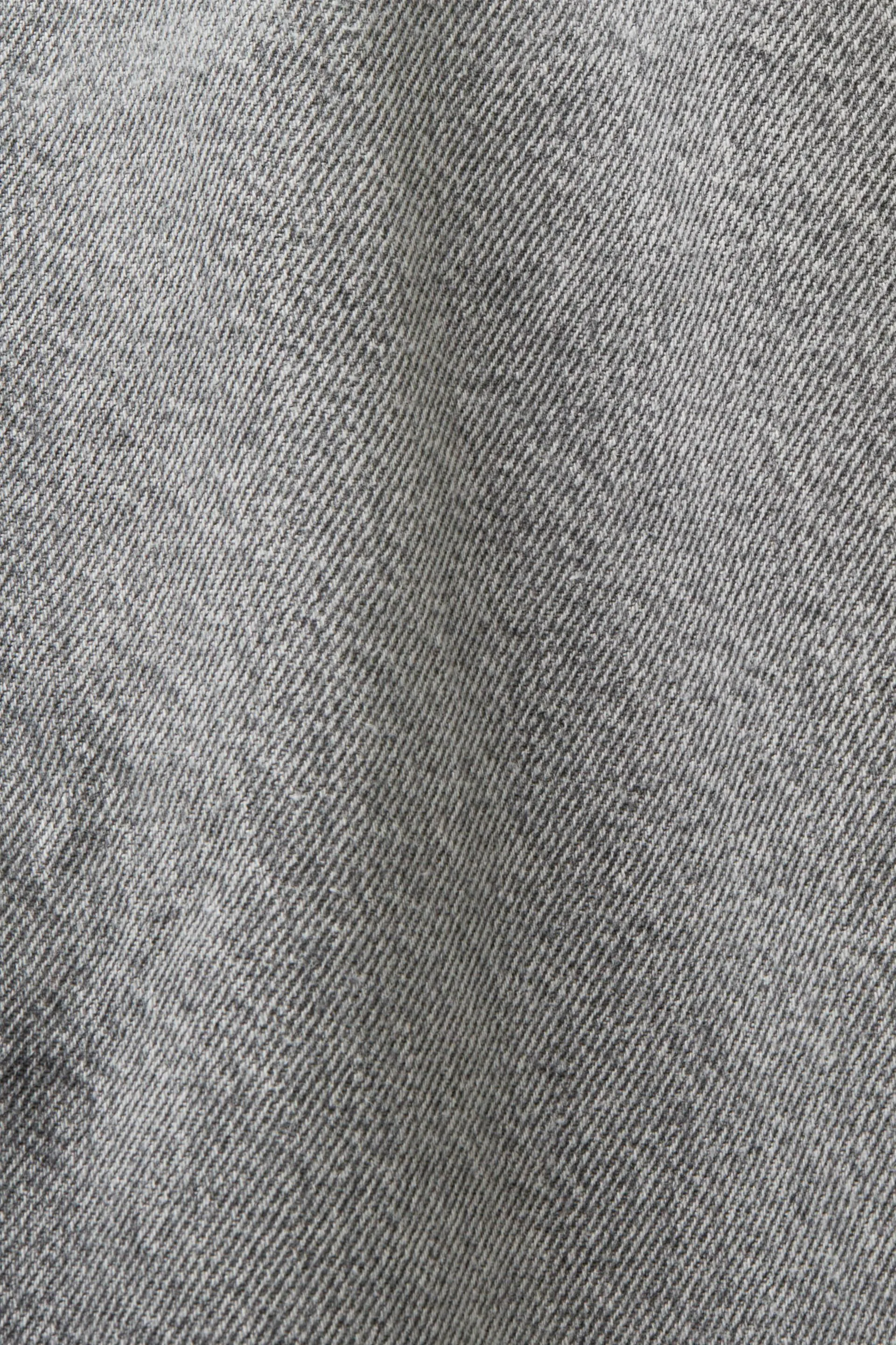 Jeans retrò a vita media e taglio relaxed
