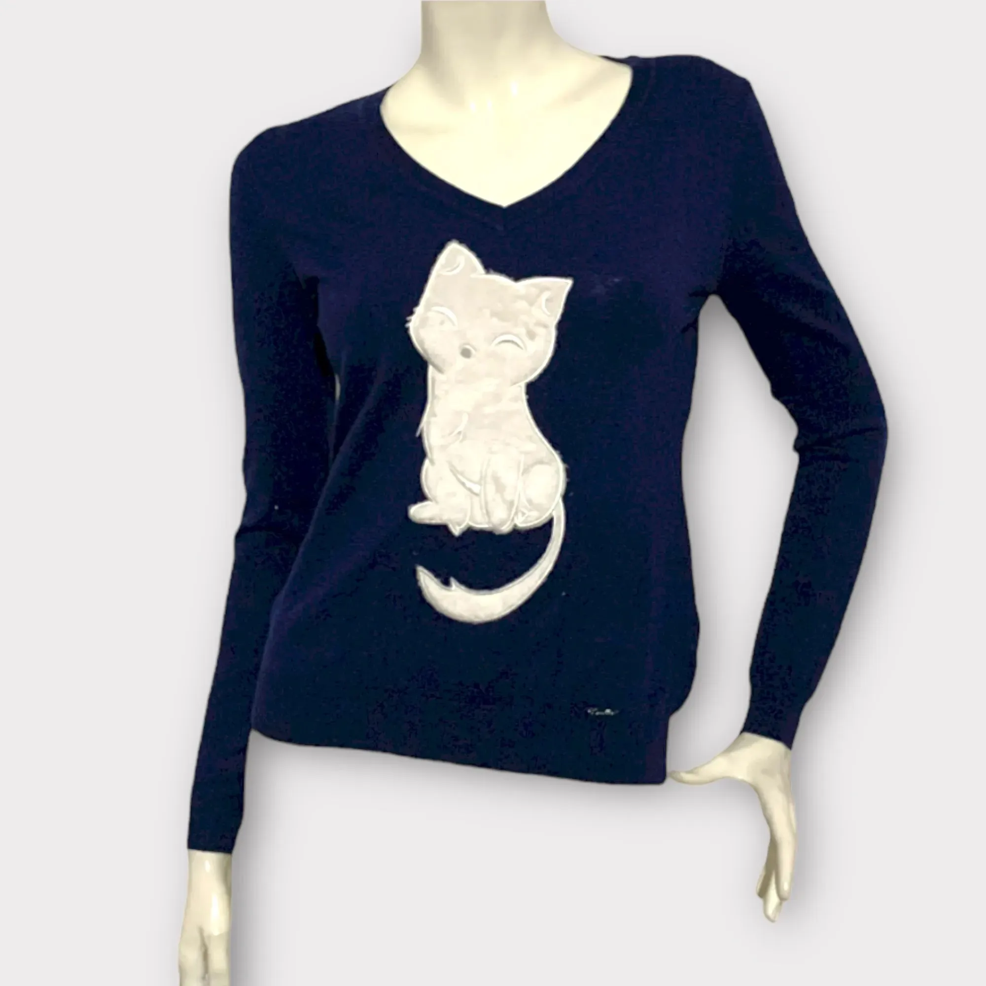 Koralline – Maglia blu con gatto
