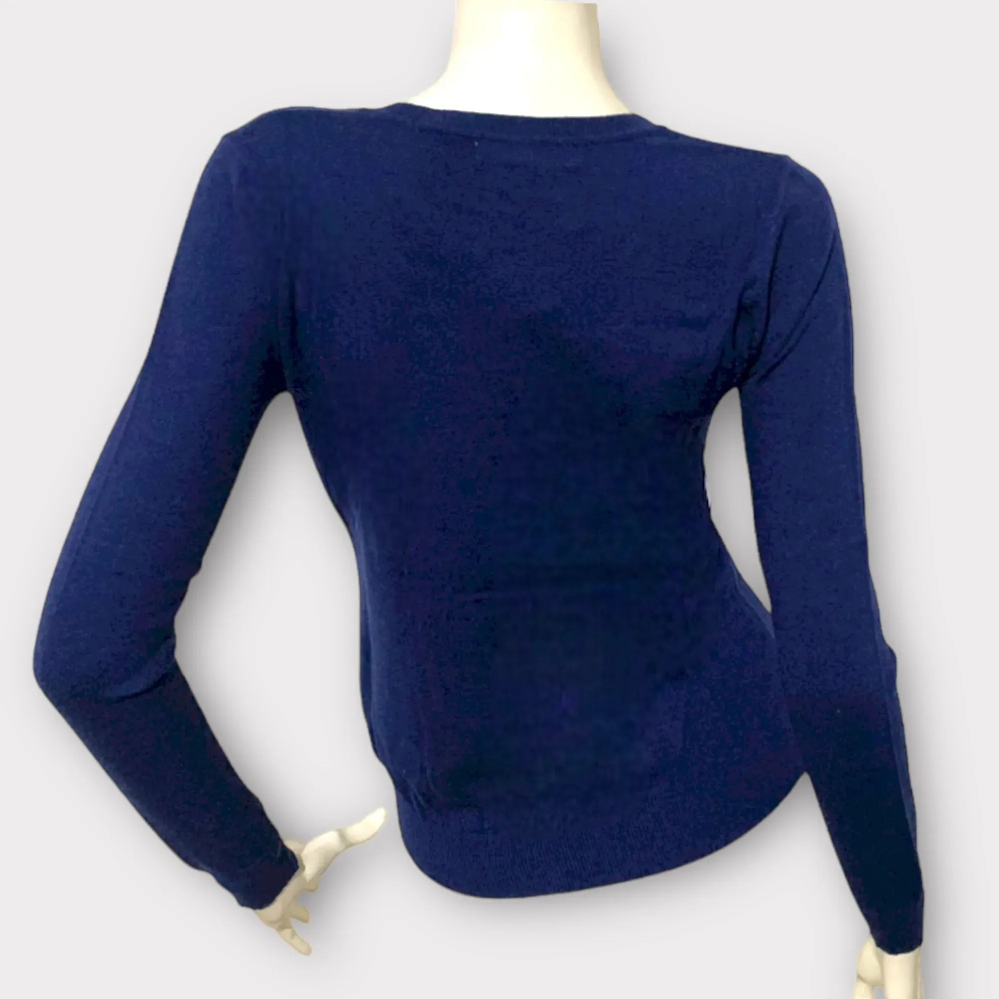 Koralline – Maglia blu con gatto