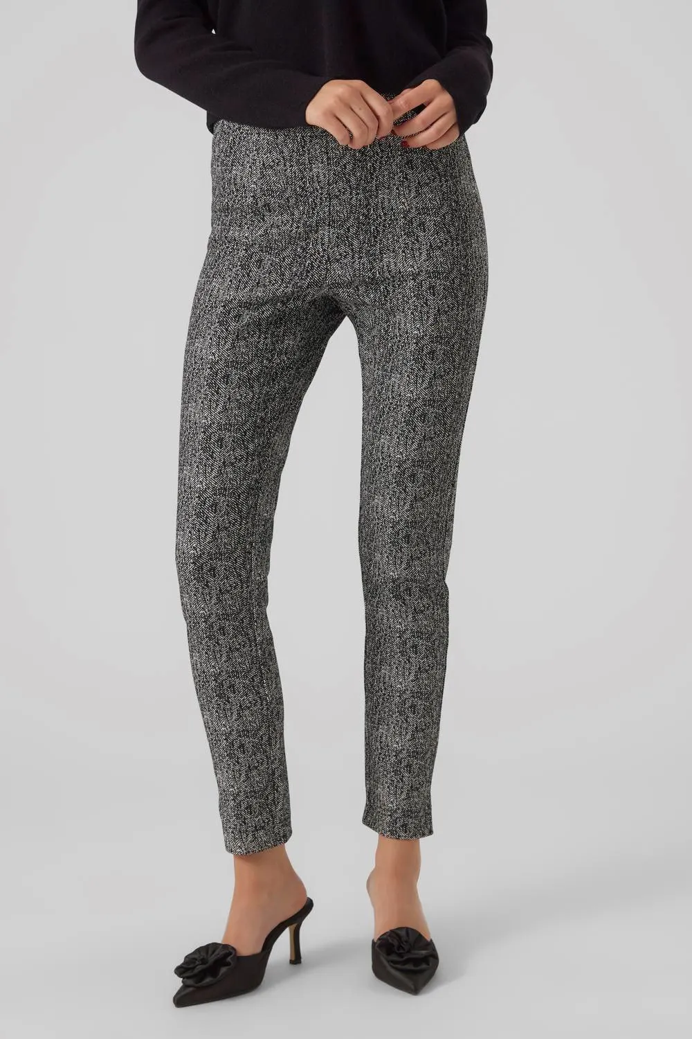 Pantaloni a sigaretta Aware vmgracelynn hw ankle pant vma Nero