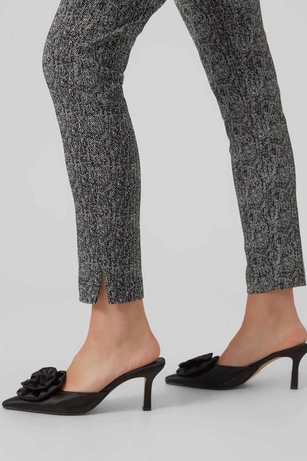Pantaloni a sigaretta Aware vmgracelynn hw ankle pant vma Nero