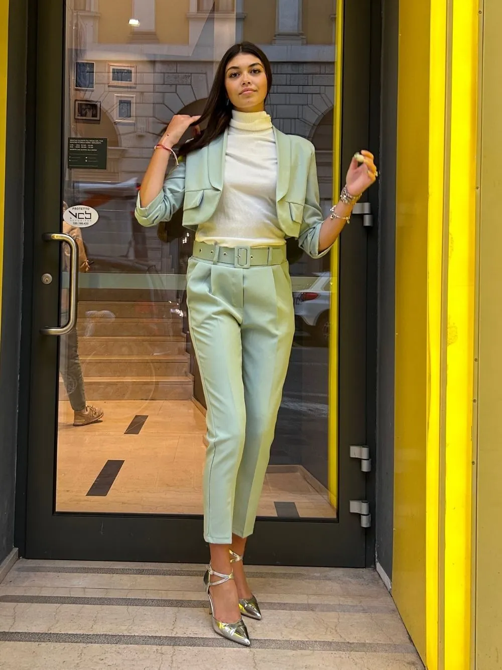 Pantaloni a sigaretta con cintura