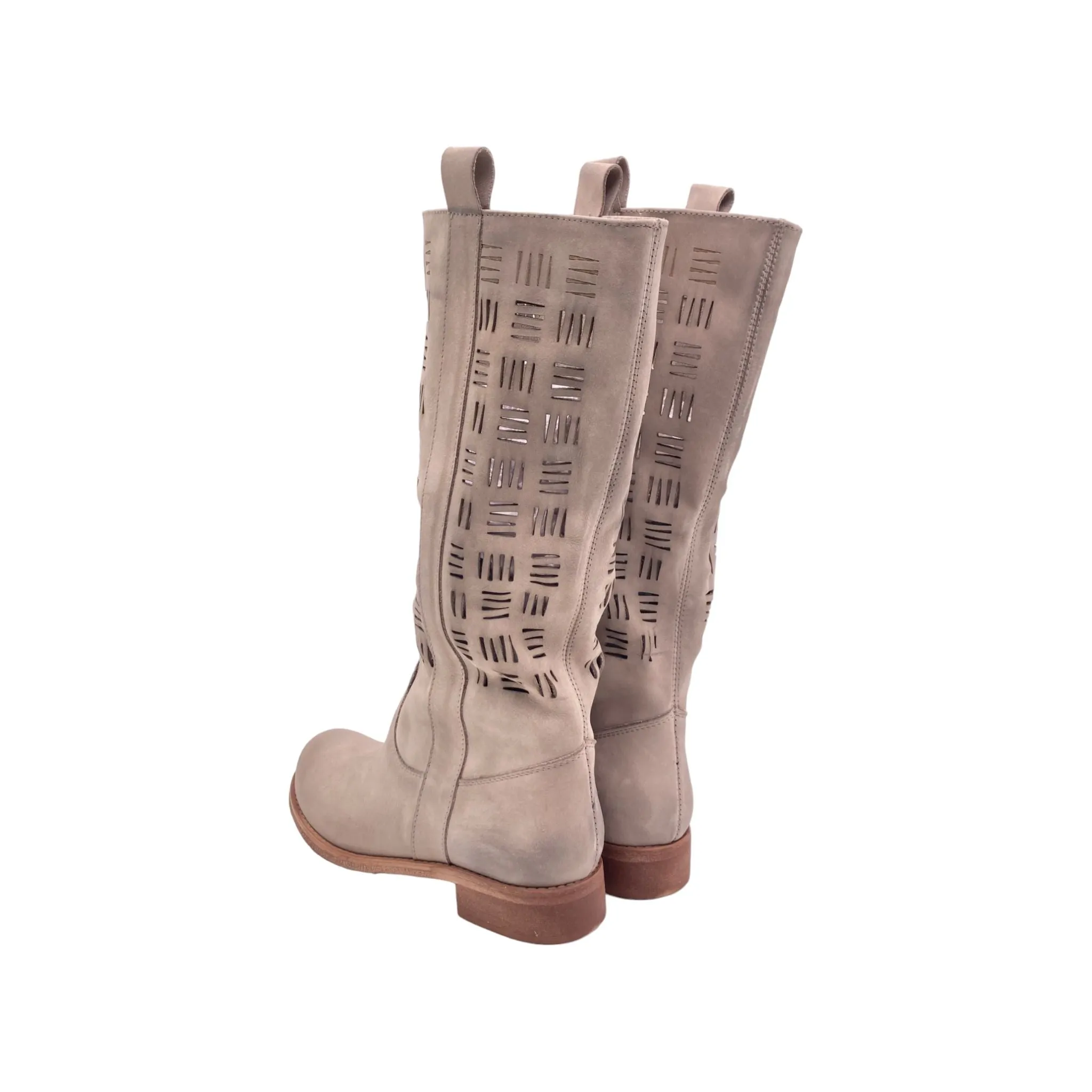 Stivale Donna laserato Cest magnifique 7576 nabuk taupe
