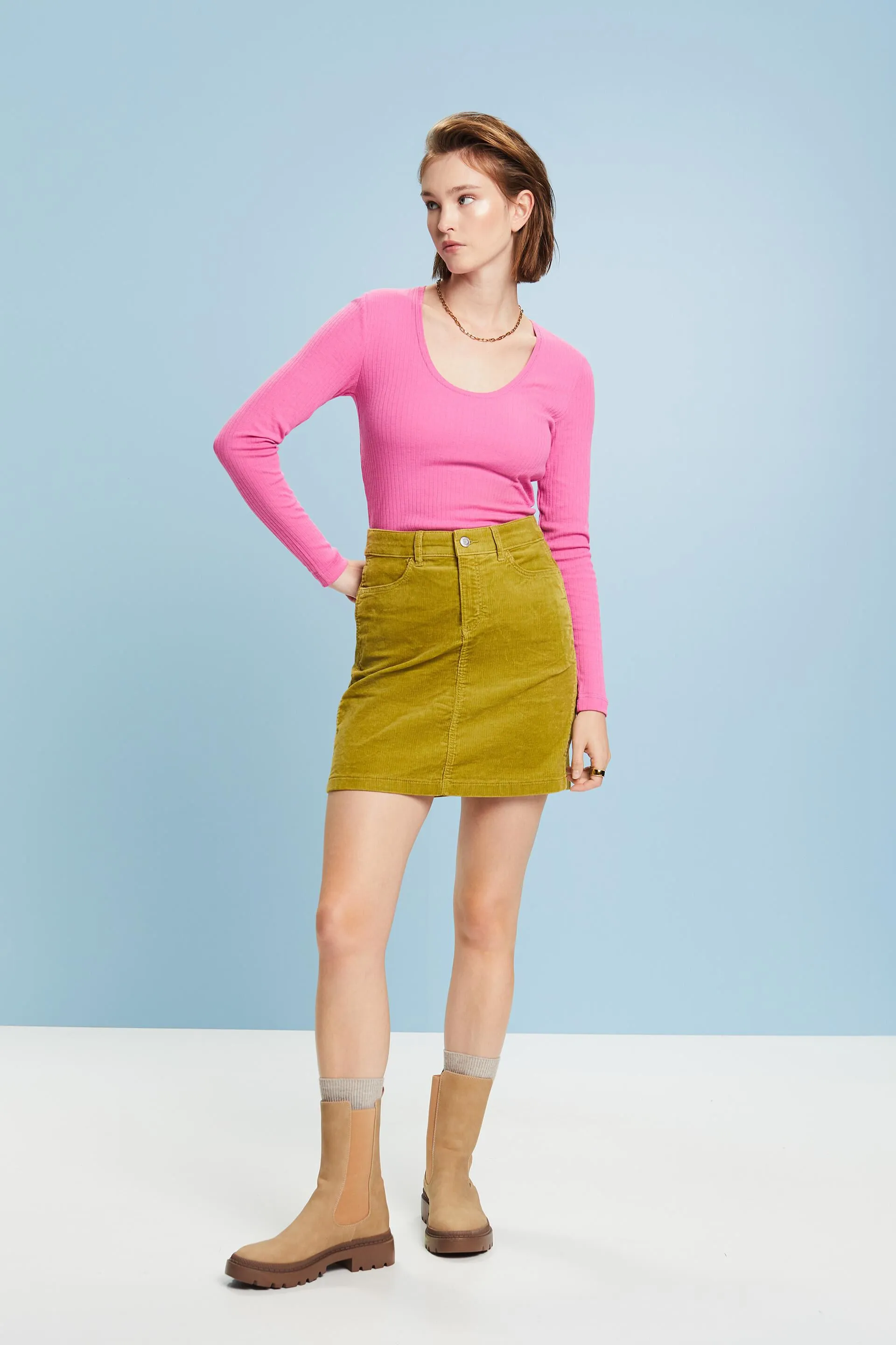 T-shirt con scollo rifinito pointelle