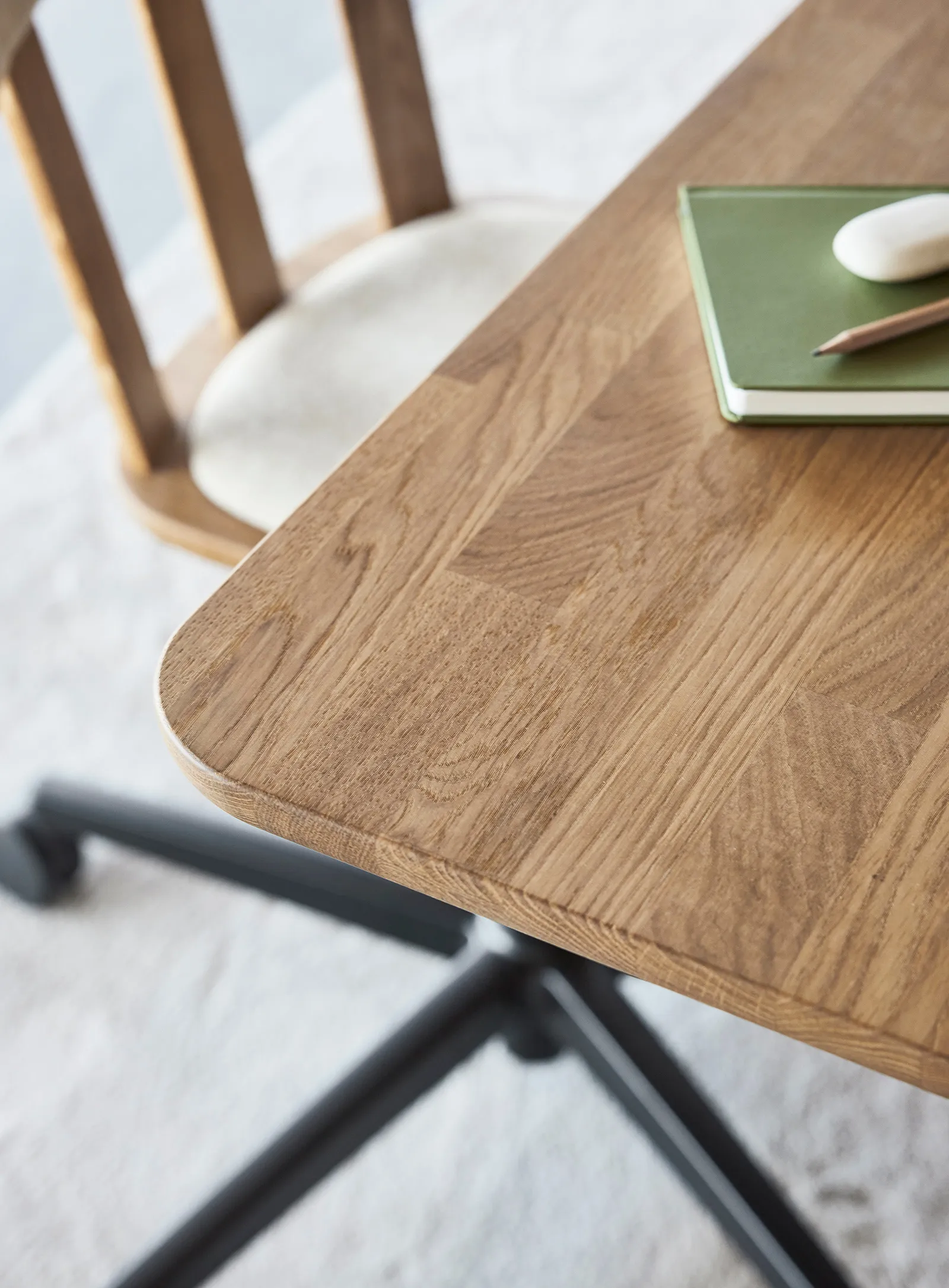 Tavolo Alt 90x245 cm rovere.iv{font-size:18px}Laccato opaco chiaro