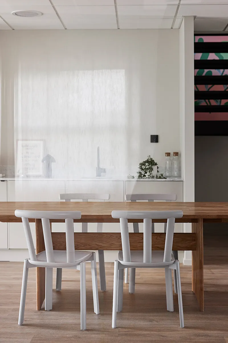 Tavolo Alt 90x245 cm rovere.iv{font-size:18px}Laccato opaco chiaro
